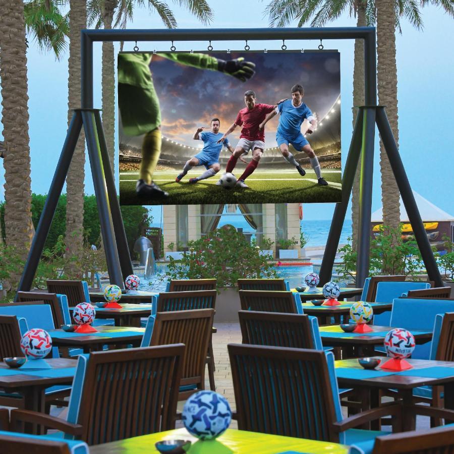 朱美拉梅喜拉海滩酒店及Spa科威特 外观 照片 A projection screen