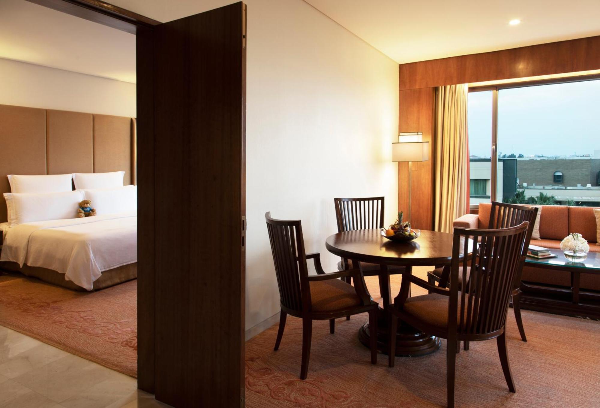 朱美拉梅喜拉海滩酒店及Spa科威特 外观 照片 A suite at the hotel