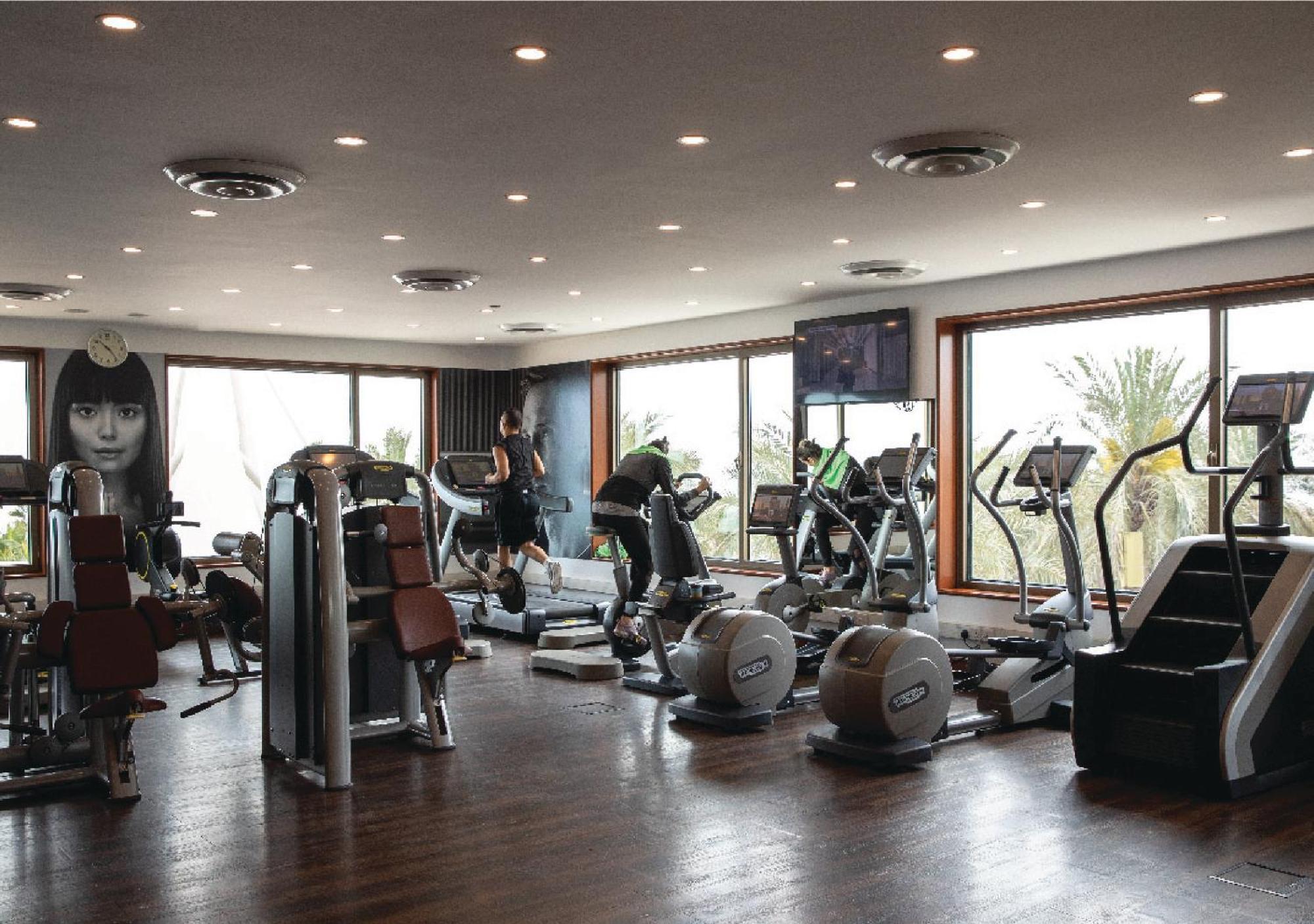 朱美拉梅喜拉海滩酒店及Spa科威特 外观 照片 The gym at the hotel
